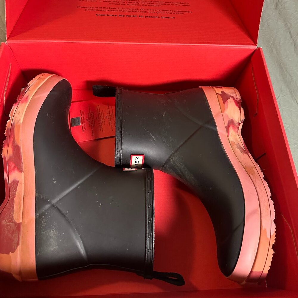 Hunter Pink/Black Camo Rainboot 8 Women's